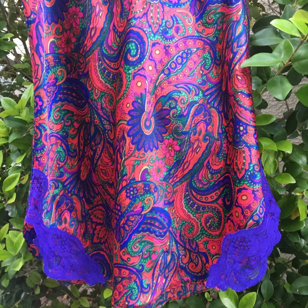 Vintage Victoria’s Secret Paisley Red Lace Slip - Picture 4 of 6